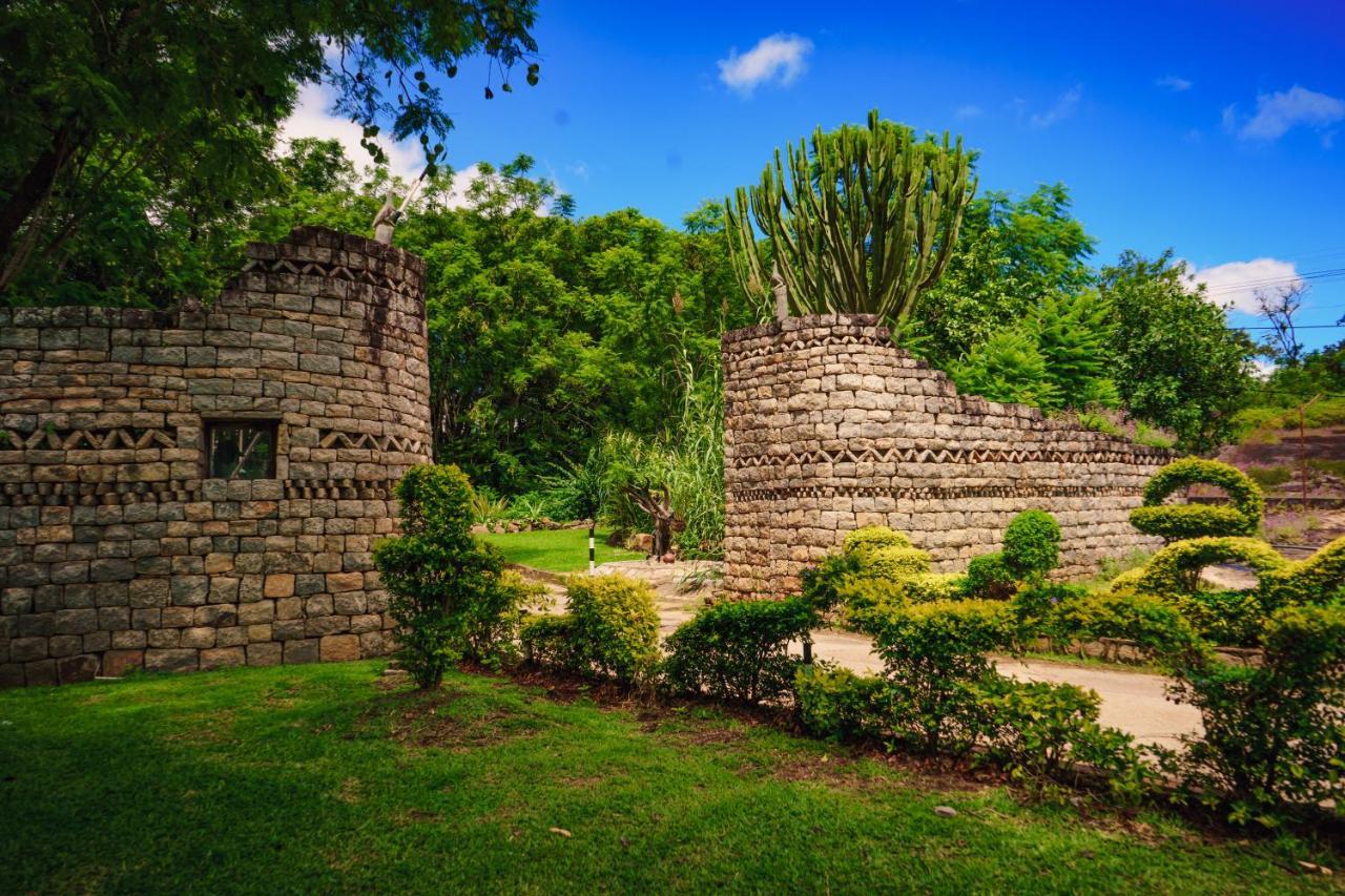 Great Zimbabwe Hotel Nyanda Exteriör bild
